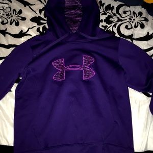 Women’s Under Armour sweatshirt